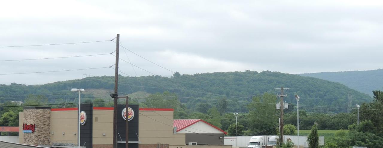 موتيل Mifflinville سوبر 8 باي ويندام ميفينفيل بالقرب من بلومسبورج المظهر الخارجي الصورة