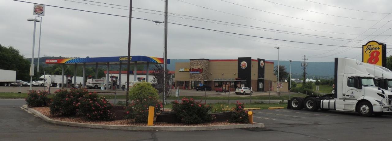 موتيل Mifflinville سوبر 8 باي ويندام ميفينفيل بالقرب من بلومسبورج المظهر الخارجي الصورة